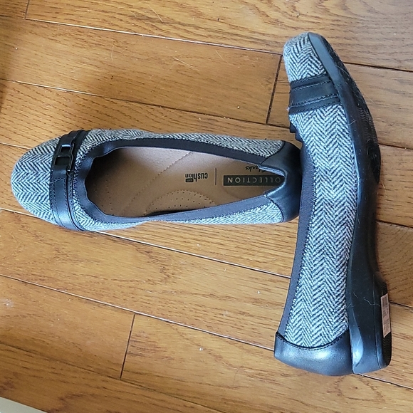 Clark's gray and black herringbone flats - Picture 2 of 2